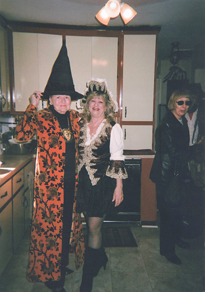 2010-Halloween_Lu-Eileen.jpg